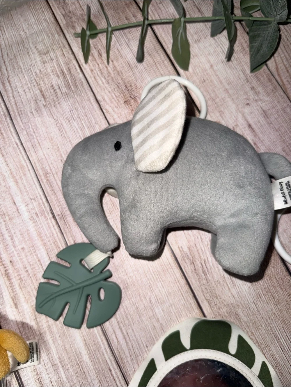 Hanging baby toys